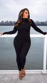 Melyssa Ford feet photo thumbnail