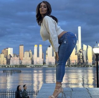Melyssa Ford feet photo thumbnail