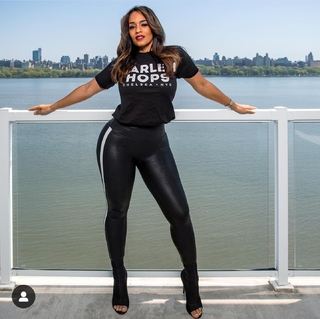 Melyssa Ford feet photo thumbnail