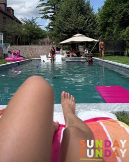 Melyssa Ford feet photo thumbnail