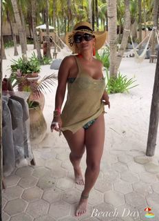 Melyssa Ford feet photo thumbnail