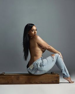 Melyssa Ford feet photo thumbnail