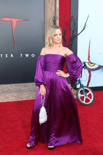 Mena Suvari feet photo thumbnail