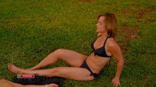 Mena Suvari feet photo thumbnail