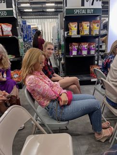 Mena Suvari feet photo thumbnail