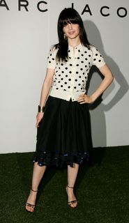 Mena Suvari feet photo 16
