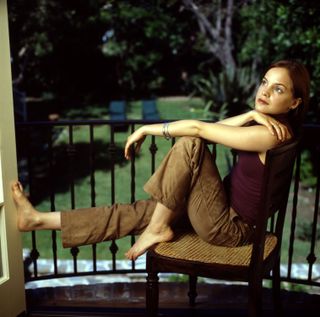 Mena Suvari feet photo 13