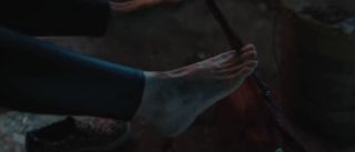 Mena Suvari feet photo 5