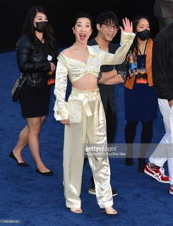 Meng'er Zhang feet photo 2