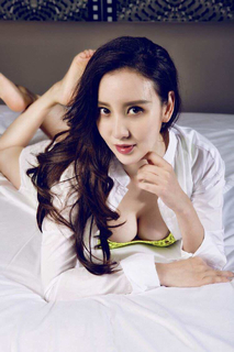 Meng Zhang feet photo 19