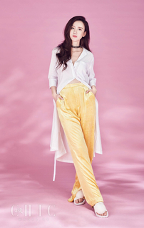 Meng Zhang feet photo 14