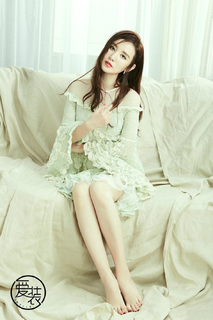 Meng Zhang feet photo 11