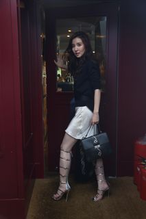 Meng Zhang feet photo 10