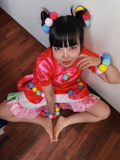 Menma Yawaragi feet photo thumbnail