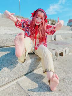 Menma Yawaragi feet photo thumbnail