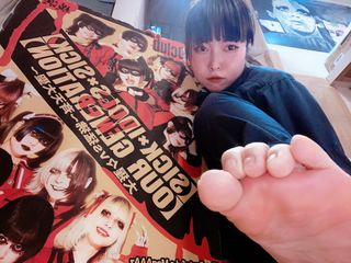 Menma Yawaragi feet photo thumbnail