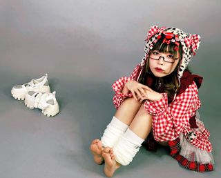 Menma Yawaragi feet photo thumbnail