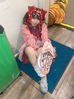 Menma Yawaragi feet photo thumbnail