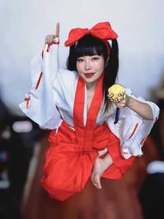 Menma Yawaragi feet photo thumbnail