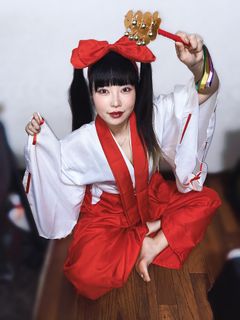 Menma Yawaragi feet photo thumbnail