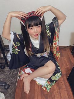 Menma Yawaragi feet photo thumbnail