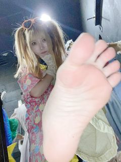 Menma Yawaragi feet photo thumbnail