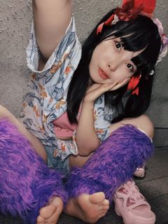 Menma Yawaragi feet photo thumbnail