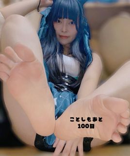 Menma Yawaragi feet photo thumbnail
