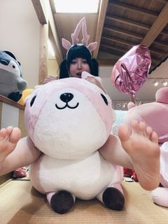 Menma Yawaragi feet photo thumbnail