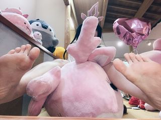 Menma Yawaragi feet photo thumbnail