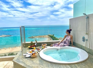 Menna Arafa feet photo thumbnail