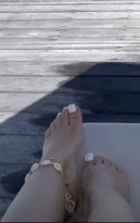 Menna Arafa feet photo thumbnail