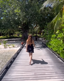 Menna Arafa feet photo thumbnail