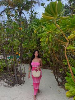 Menna Arafa feet photo thumbnail