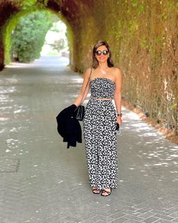 Menna Fadaly feet photo thumbnail