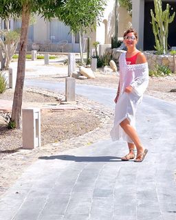 Menna Fadaly feet photo thumbnail