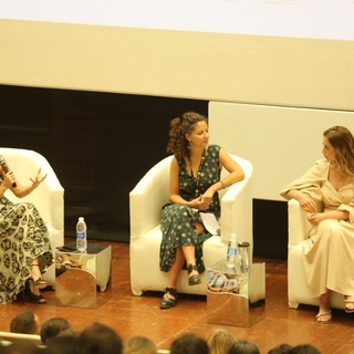 Menna Shalabi feet photo thumbnail