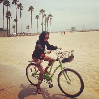 Mercedeh Allen feet photo 5