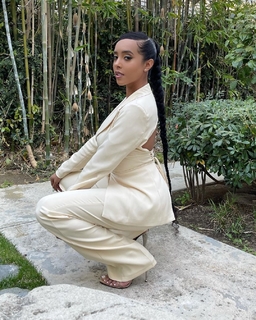 Mercedeh Allen feet photo 4