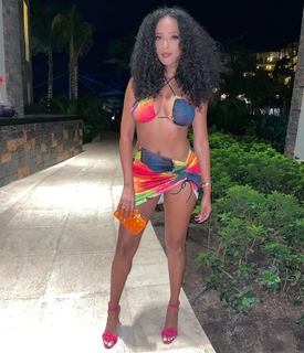 Mercedeh Allen feet photo 3