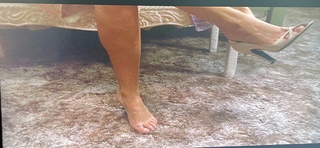 Mercedes McNab feet photo 1