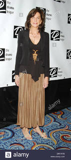 Mercedes Ruehl feet photo 15