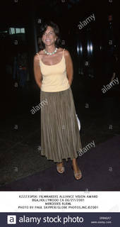 Mercedes Ruehl feet photo 13