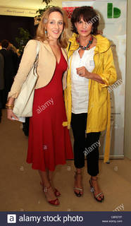 Mercedes Ruehl feet photo 12