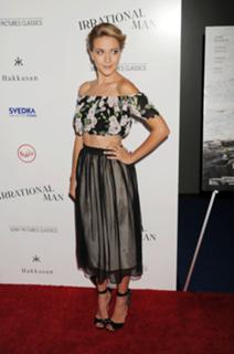 Meredith Hagner feet photo 20