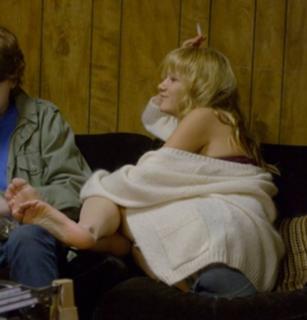 Meredith Hagner feet photo 11