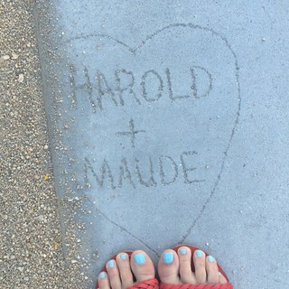 Meredith Hagner feet photo 15