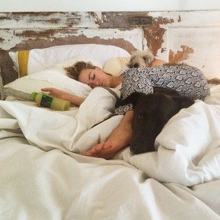Meredith Hagner feet photo 14
