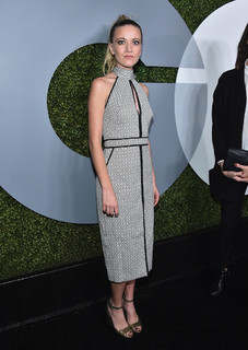 Meredith Hagner feet photo 13