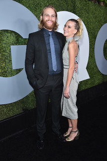 Meredith Hagner feet photo 12